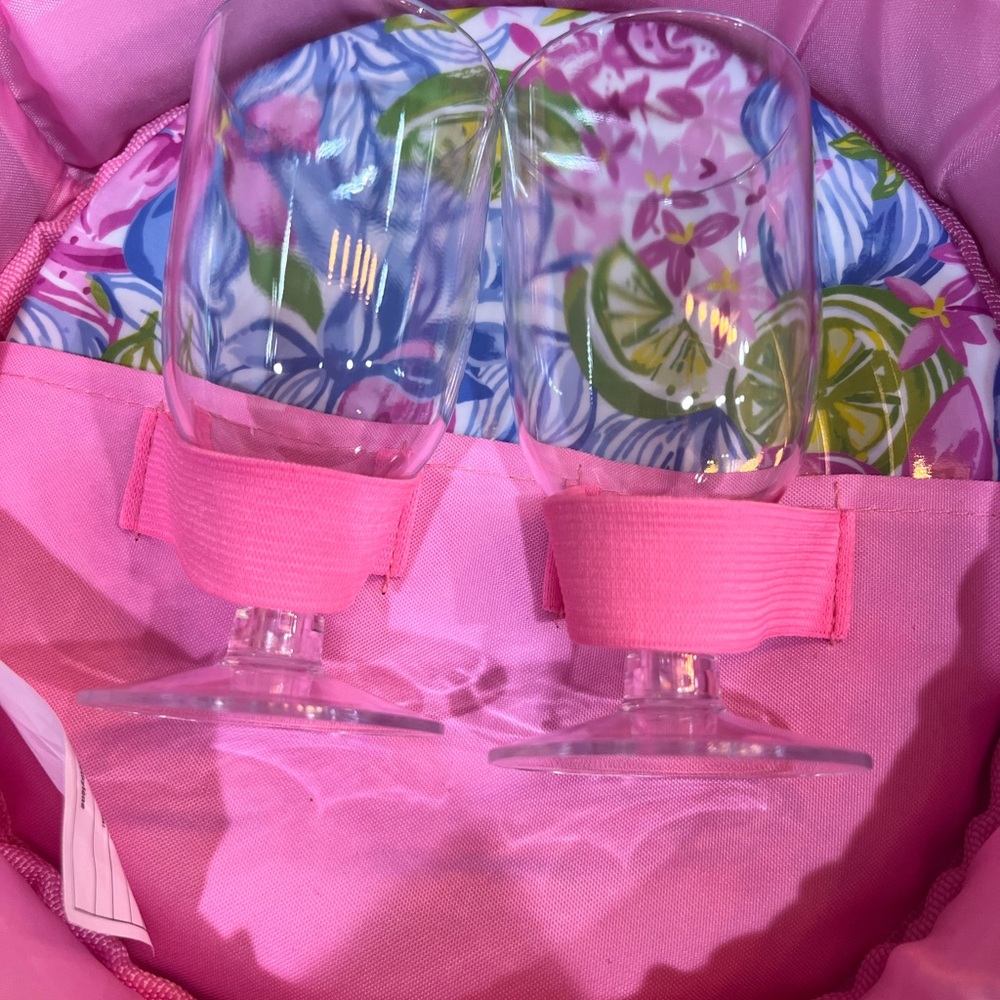 NWOT Lilly Pulitzer Picnic Basket Cooler with Accessories - Picture 9 of 11